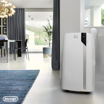 De'Longhi Pinguino Extreme - Mobiles Klimagerät, für Räume bis 33,5 m², mit Luftentfeuchter & Ventilator, 8900 BTU, Leiser Betrieb, Eco-Real-Feel, 24h-Timer, Energieeffizienzklasse A+ (PACEX93)